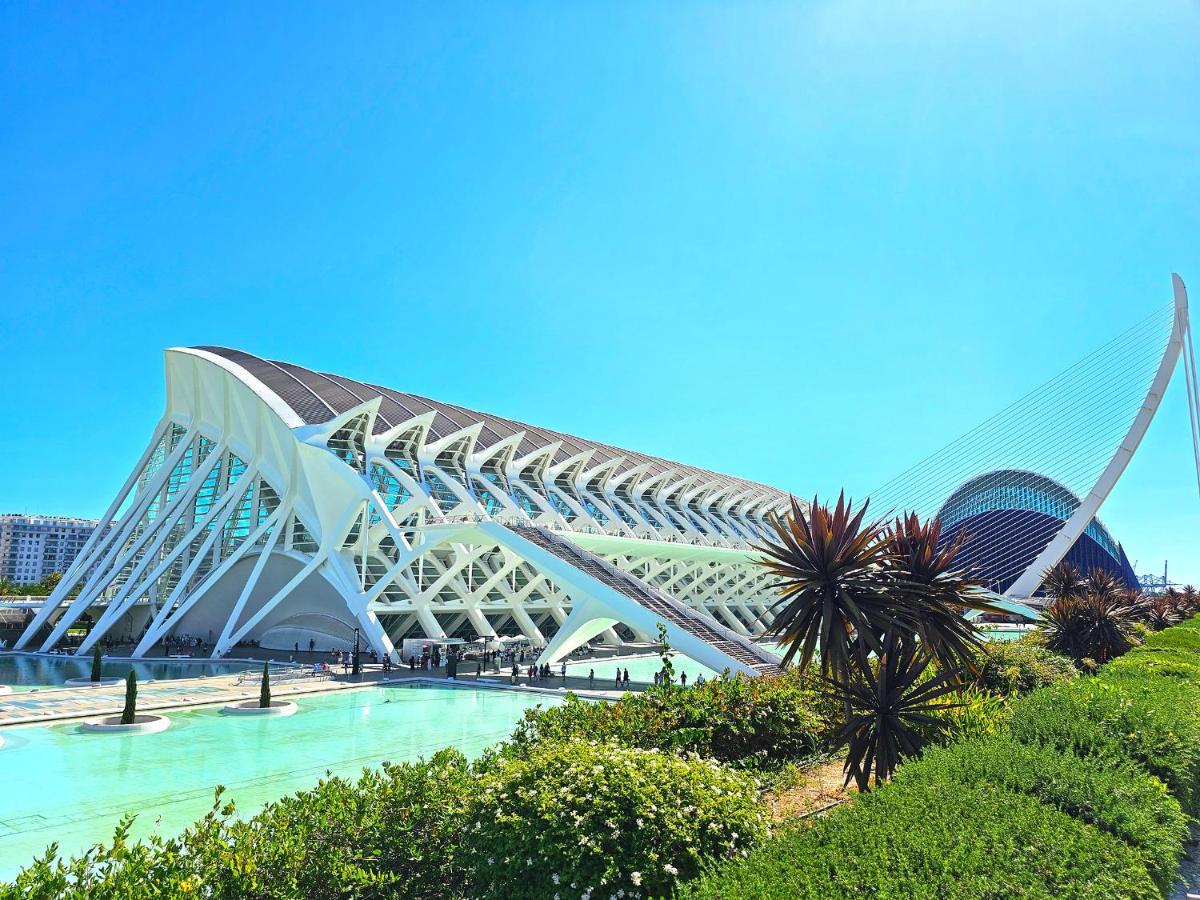 Apartamentos Las Ciencias U บาเลนเซีย ภายนอก รูปภาพ